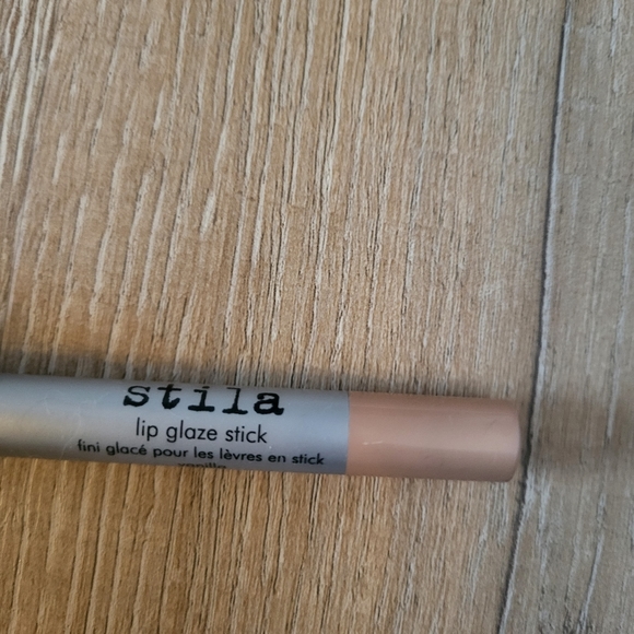 Stila Lip Glaze Stick Vanilla - Picture 2 of 4